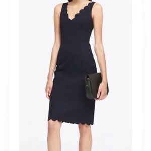 Banana Republic Black Knee-Length Scallop Hem Dress size 00